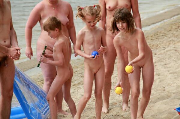 Purenudism photo - a big collection of a nudism new a premium (5.37 GB, 5616×3744)